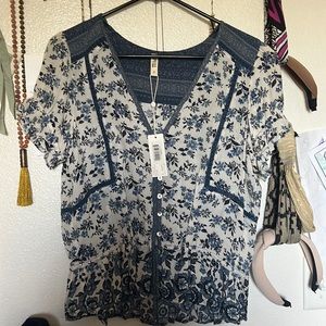 SPELL Medium Top. Elle Short Sleeve Blouse NWT New with Tags *RARE*